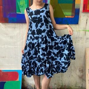 sleeveless shift dress